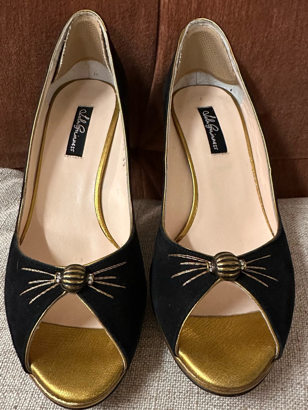 Lulu Guinness Lydia Black Suede Metallic Gold whiskers Peep-Toe Pumps